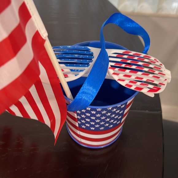 AMERICAN FLAG USA PATRIOTIC METAL TIN BUCKET NOVELTY GLASSES TOY 4TH OF JULY - Picture 7 of 11